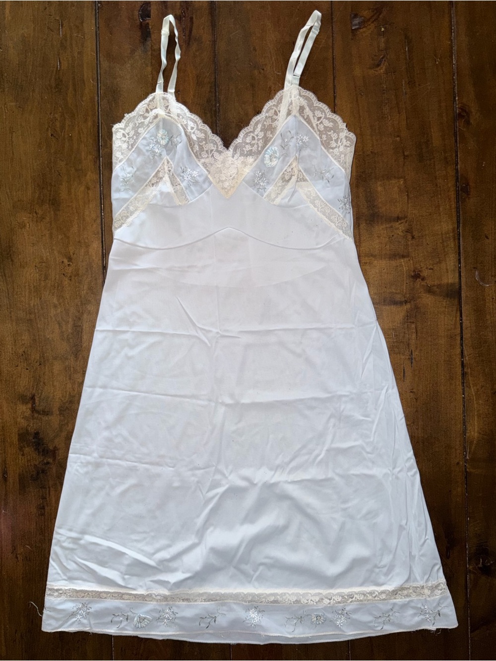 Vintage Hollywood Vassarette Blue White Lace Trim Floral Lingerie Slip Dress
